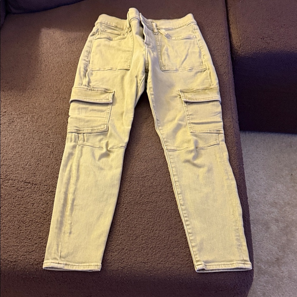 Good used condition, size 4 Short